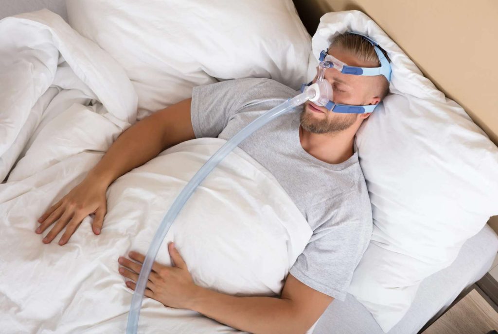 tratamiento de la apnea del sueño con un CPAP